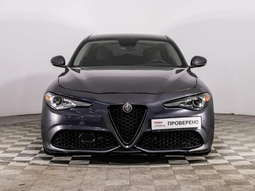 Машина alfa romeo giulia