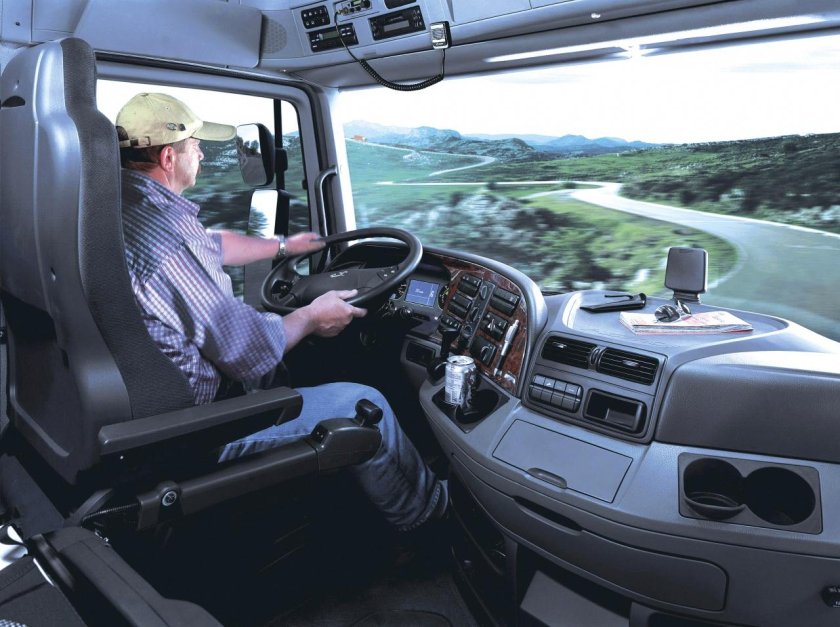 Мерседес Аксор 2020 кабина