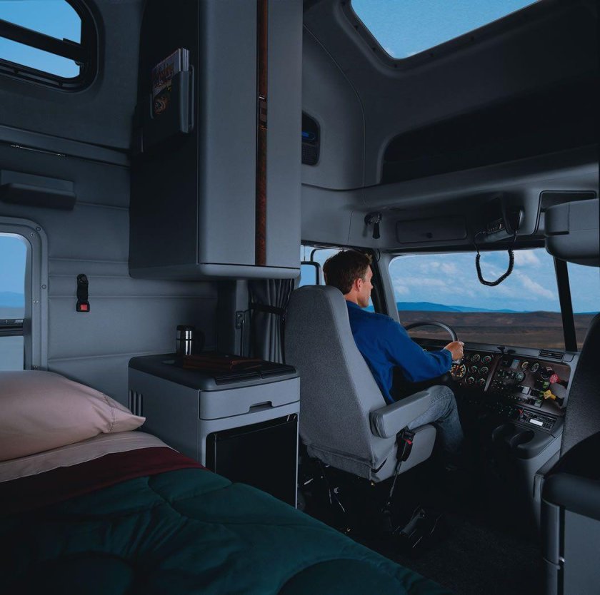 Фредлайнер Центури кабина