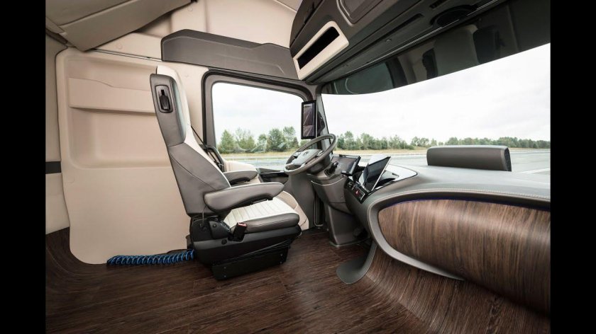 Mercedes-Benz Future Truck 2025