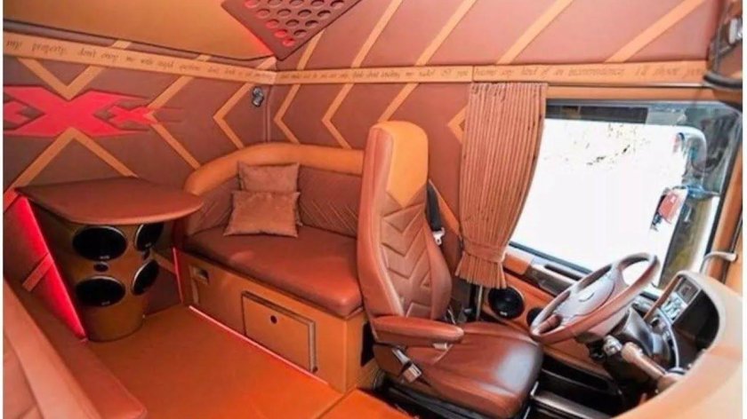 Scania r730 v8 кабина