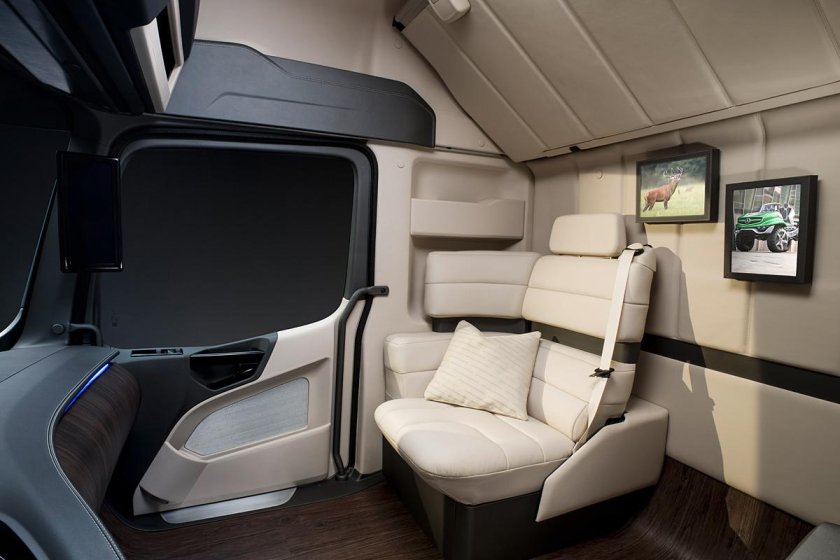 Mercedes-Benz Future Truck 2025