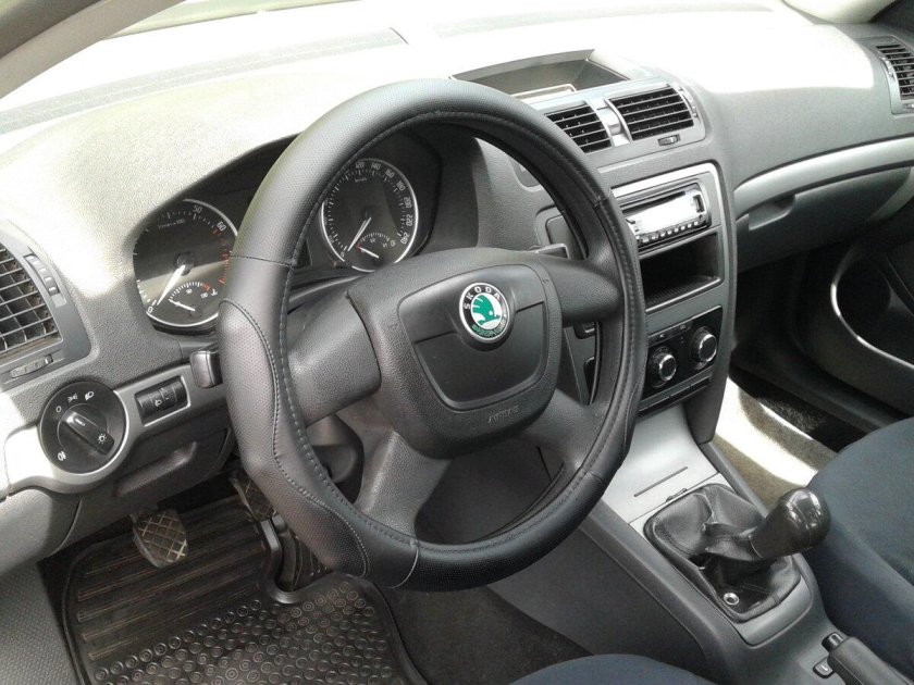 Шкода Октавия 1.6 салон