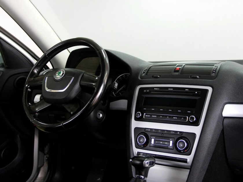 1.6 MPI MT (102 Л.С.)