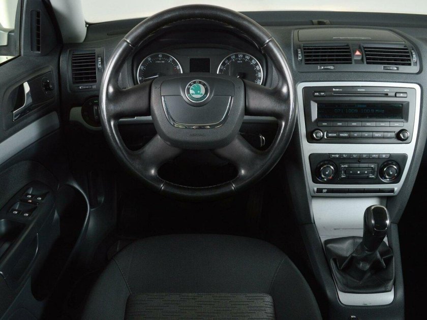 Октавия а5 Рестайлинг салон