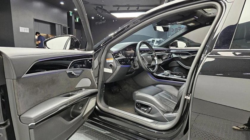 Черная ауди