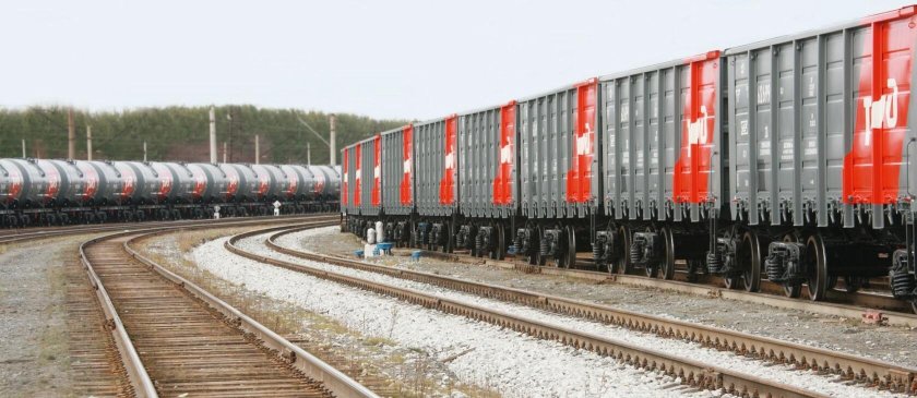 Грузовой вагон РЖД полувагон