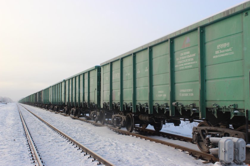 Грузовые вагоны полувагоны