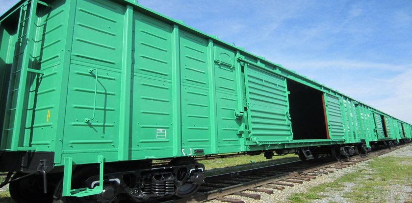Грузовые вагоны полувагоны
