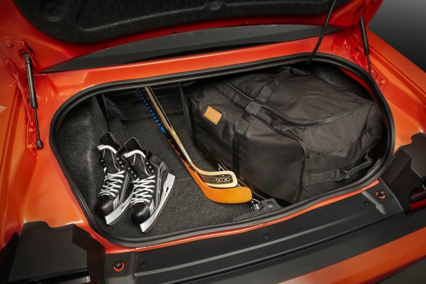 Додж Челленджер багажник