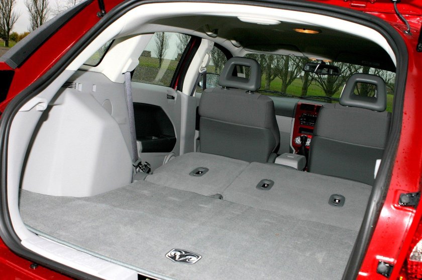 Додж Калибр салон багажник