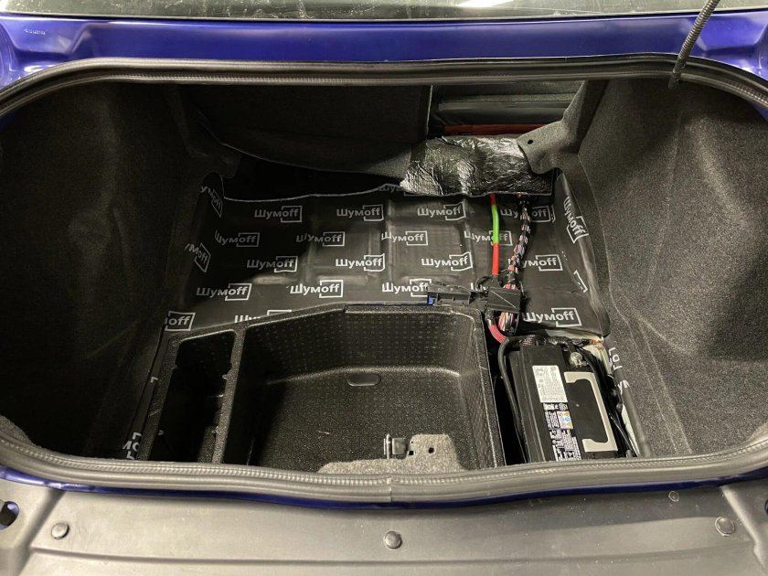 Додж Челленджер багажник