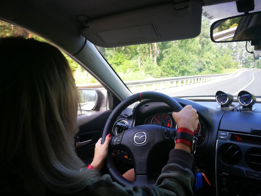 Мазда 6 за рулем