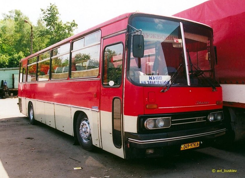 Икарус 256 красный