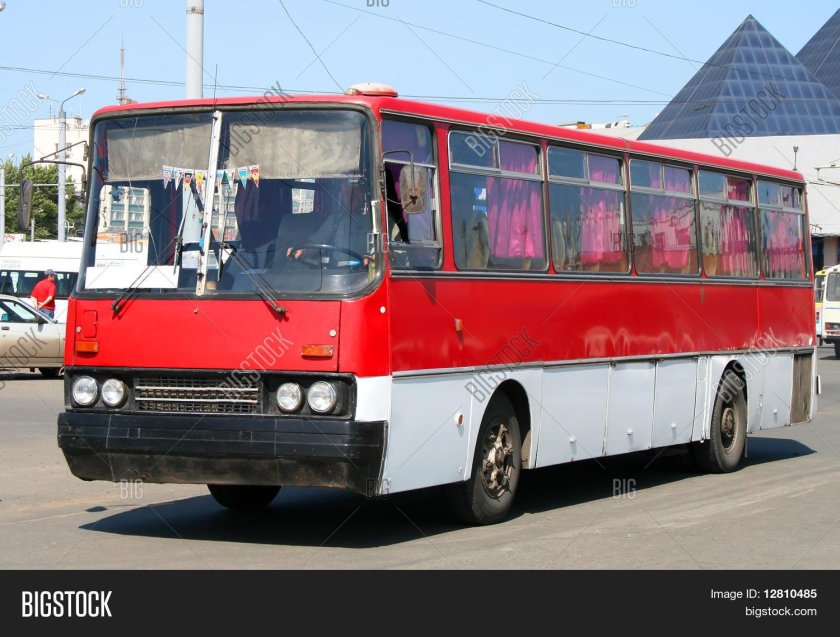 Икарус 256 красный