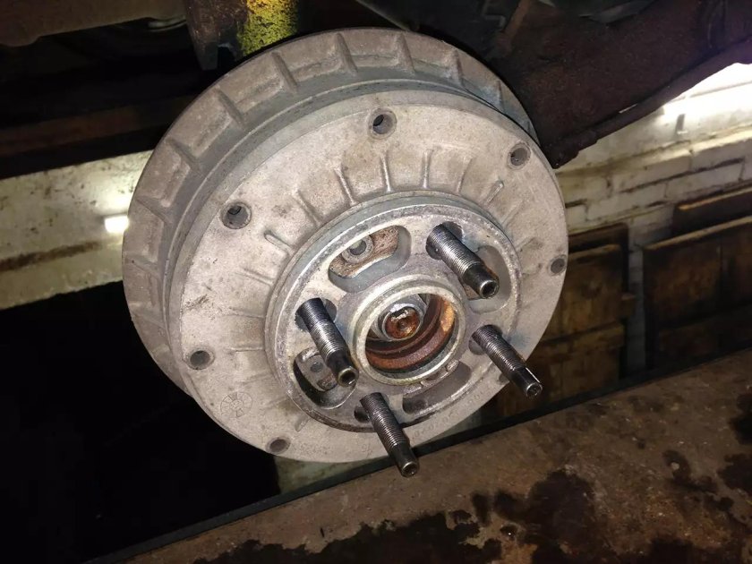 Дисковые и барабанные тормоза