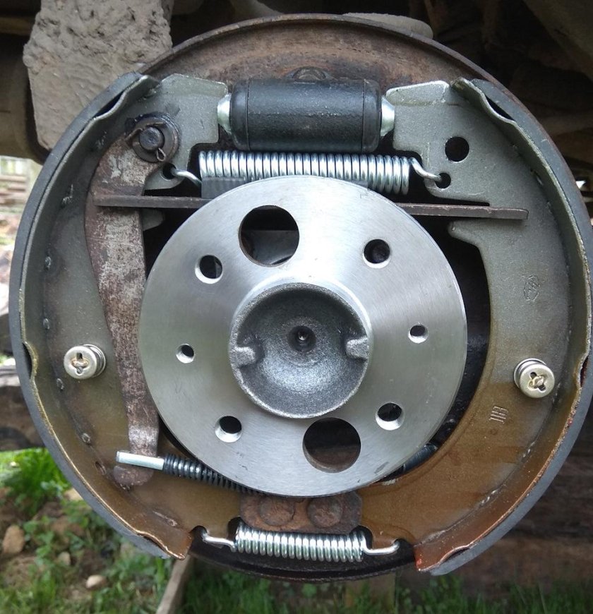 Тормоза задние ВАЗ 2107 задние