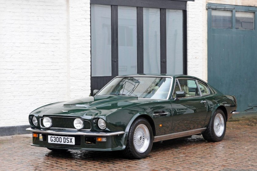 Aston Martin v8 1989
