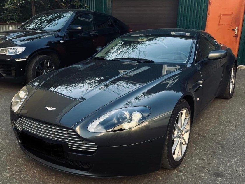 Aston martin v8 vantage 2005