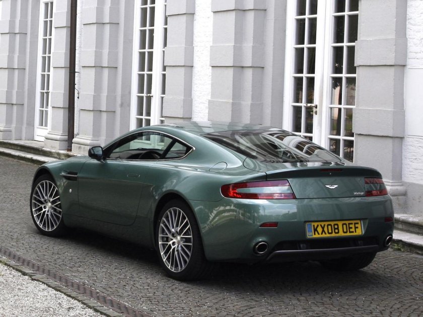 Aston Martin v8 Vantage 2008