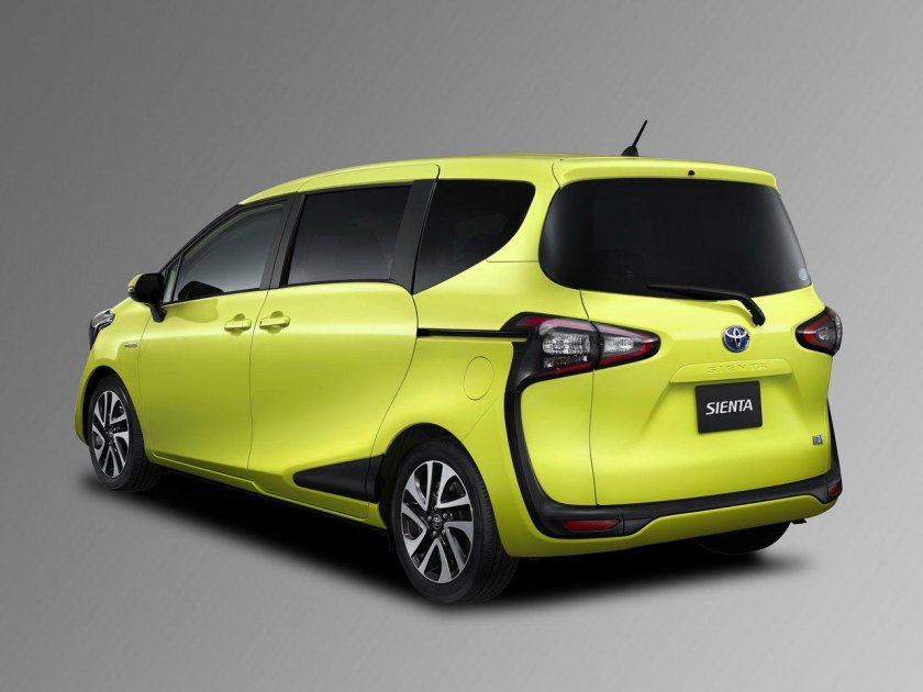 Toyota Sienta Hybrid 2018