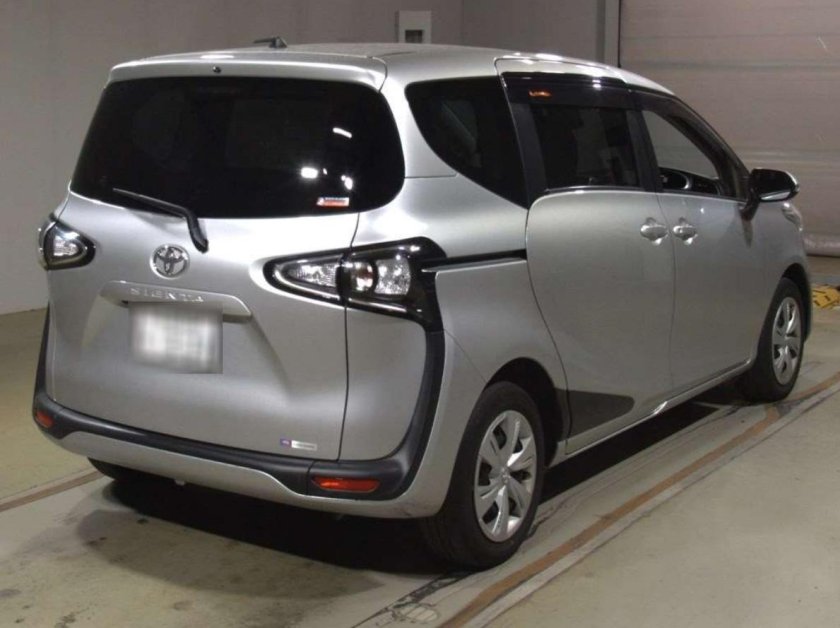 Toyota Sienta 2015 Hybrid