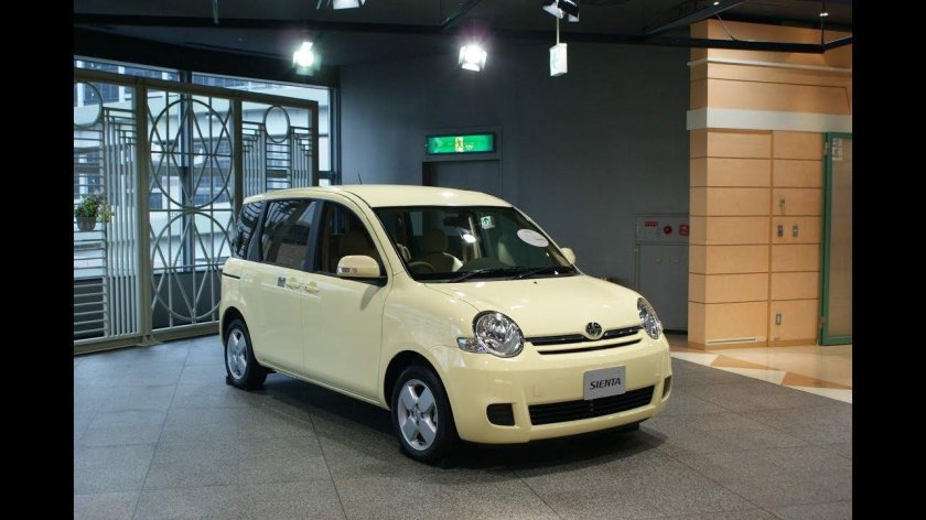 Toyota Sienta 1 поколение