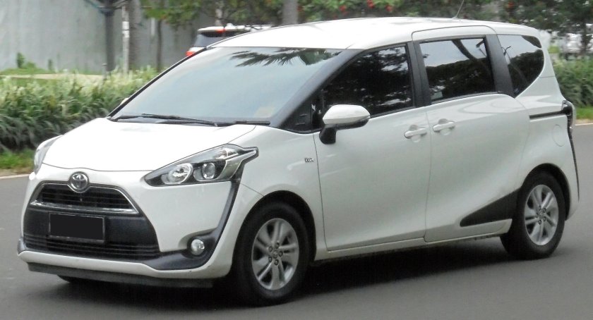 Тойота Сиента 2020