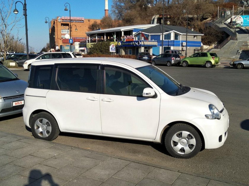 Toyota Sienta i Рестайлинг 2