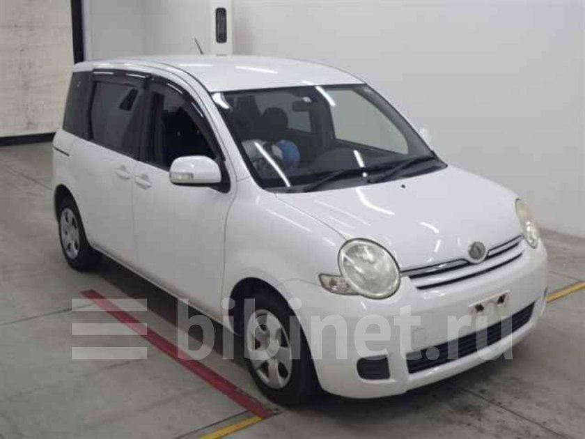 Toyota Sienta 7 мест