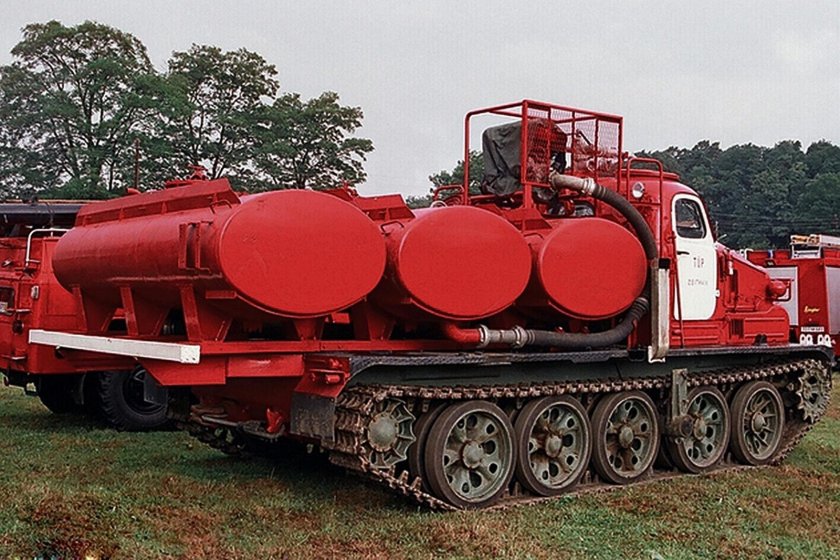 Артиллерийский тяжелый тягач АТТ