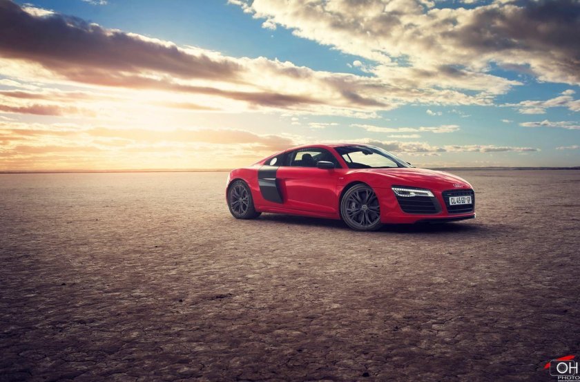 Ауди р8 на закате