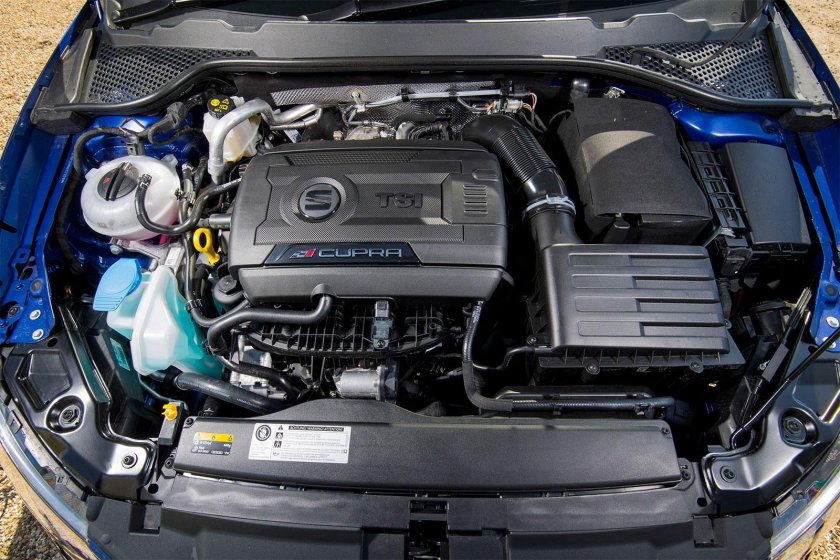 Сеат Леон 2014 под капотом