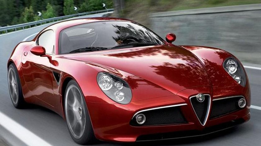 Машина alfa romeo 8c competizione