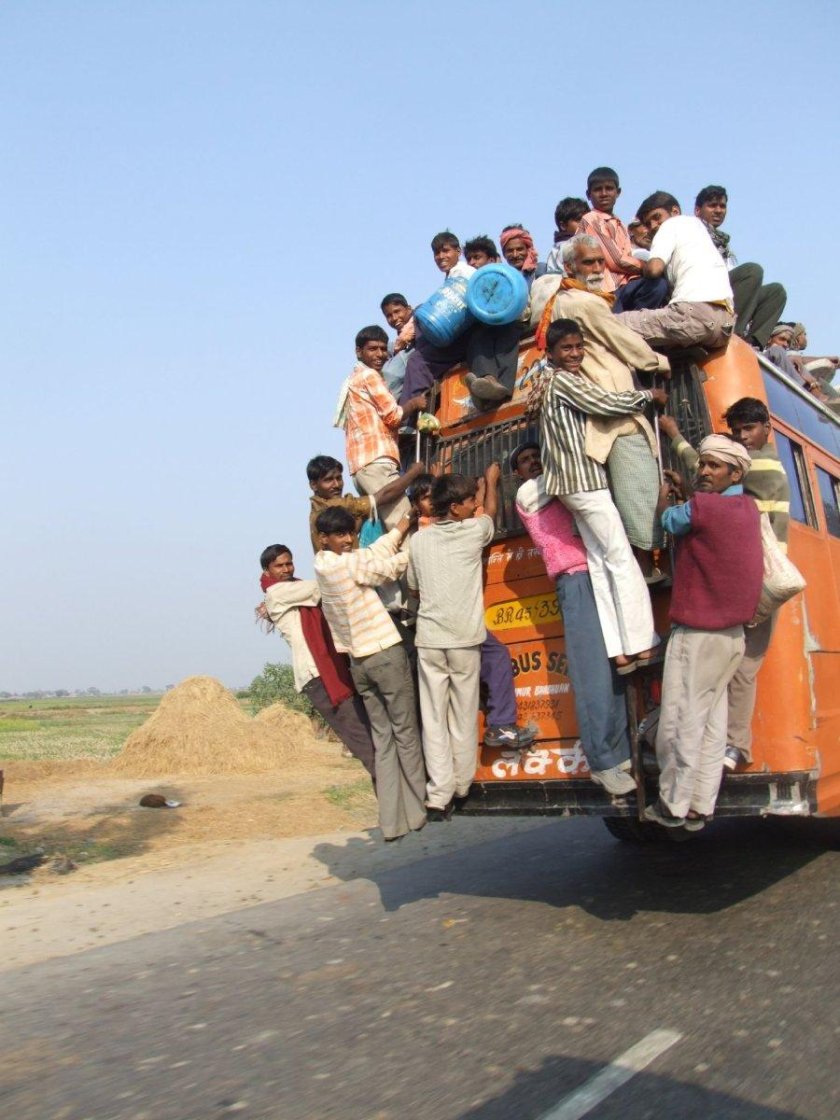 Переполненный автобус Индия