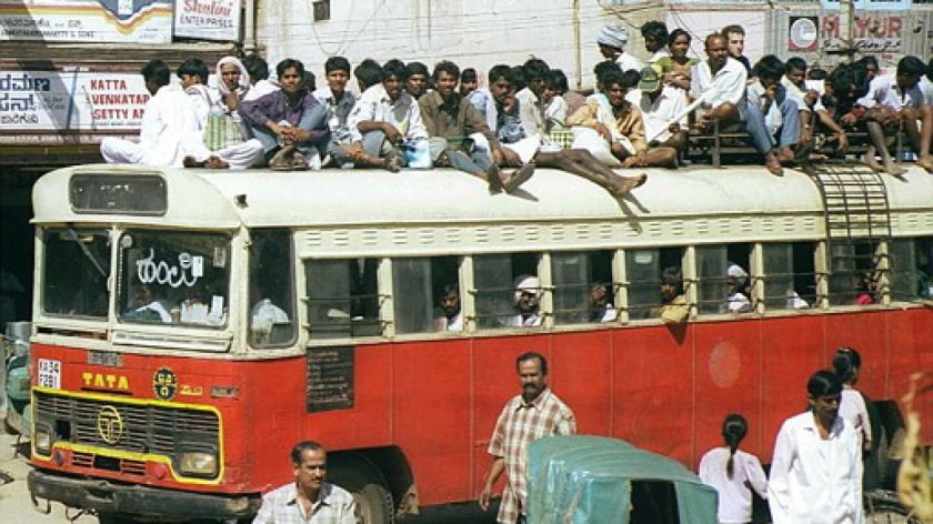 Переполненный автобус Индия