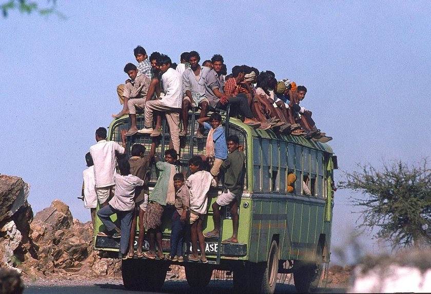Переполненный автобус Индия