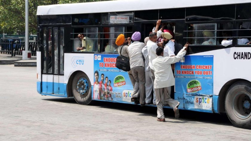 Переполненный автобус Индия