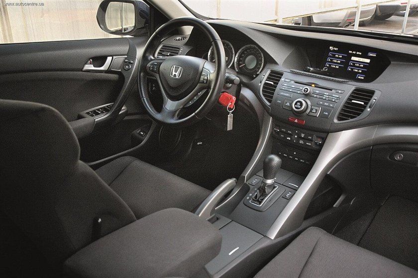 Honda acord 2008 Salon