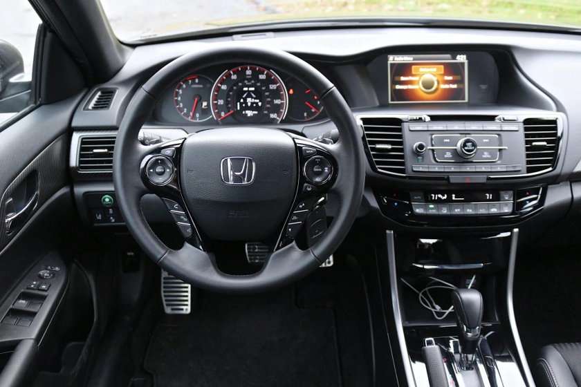 Honda Accord 10 салон