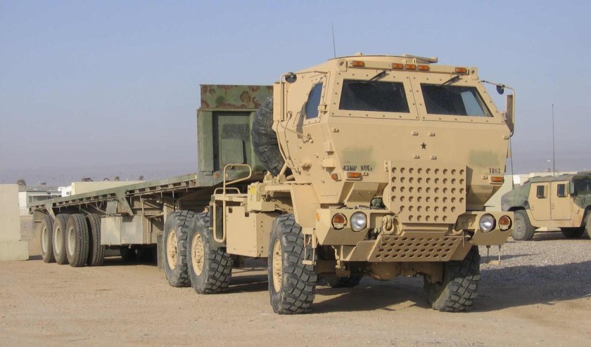 Тягач Oshkosh fmtv