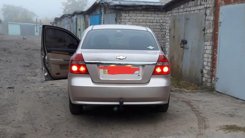 Шевроле Авео сзади