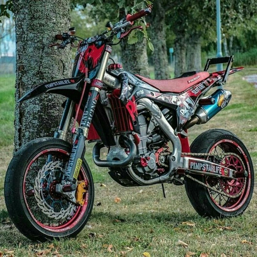 Супермото мотоцикл