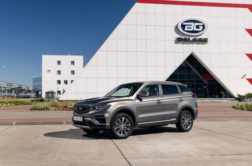 Автомобиль geely atlas