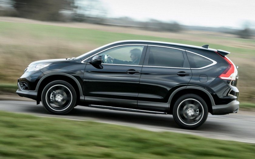 Черная Honda CR-V 2015