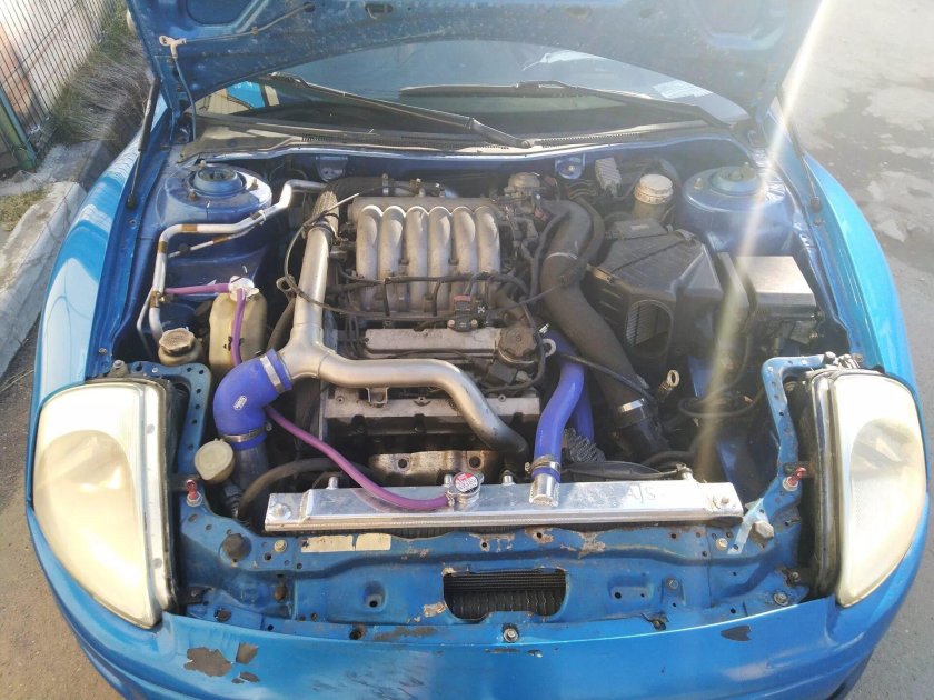 Подкапотка Mitsubishi Eclipse