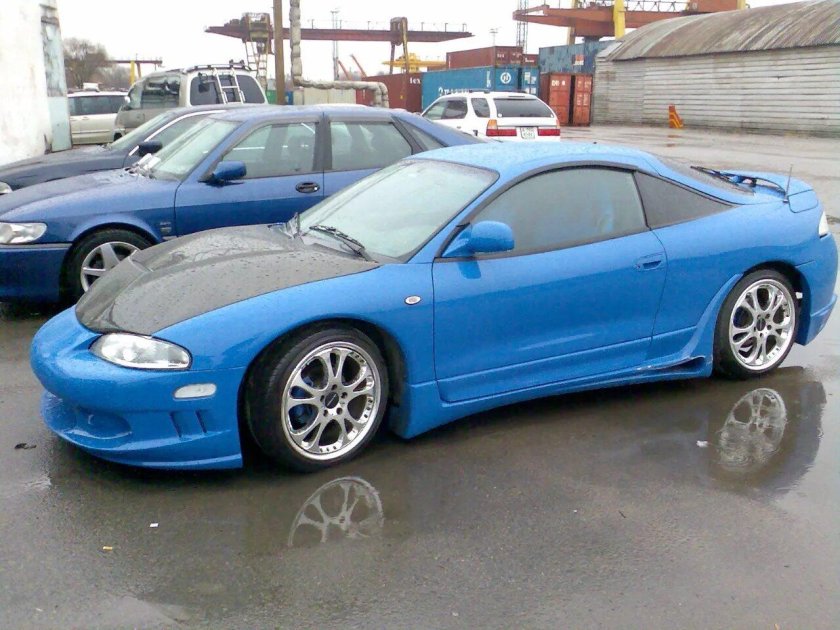 Mitsubishi Eclipse синяя