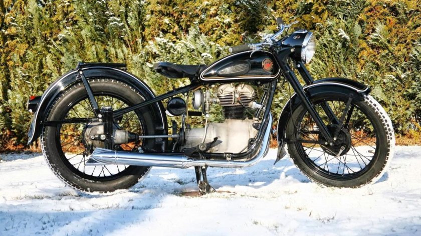 Мотоцикл симсон AWO 425