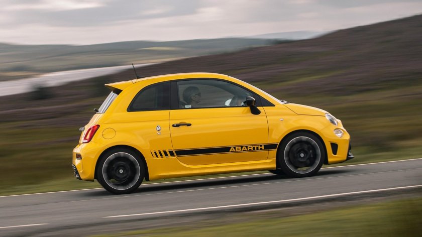 Abarth 695 biposto