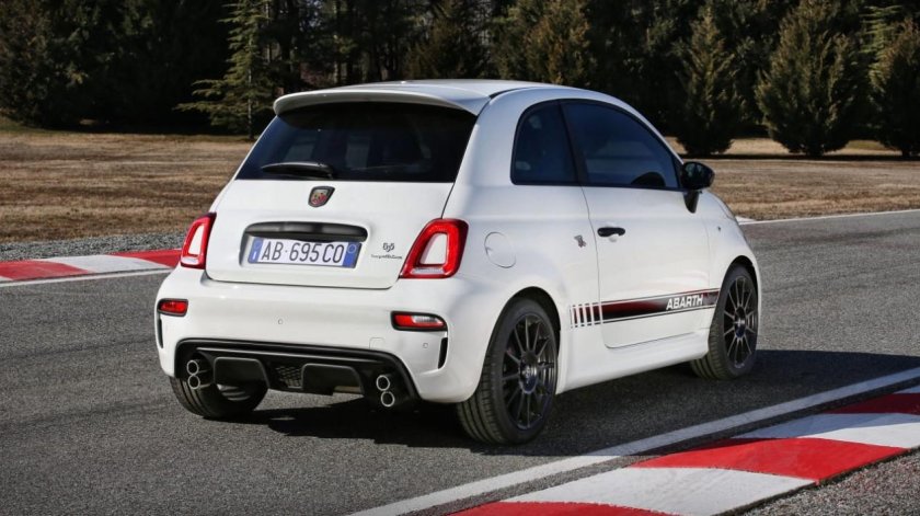 Fiat 500 Abarth 2022